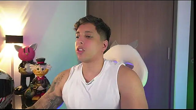 Snapshot of appolo_allen chatting on October 12, 6:23 am appolo allen online show from October 12, 6:23 am