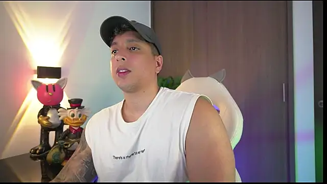 Snapshot of appolo_allen chatting on October 17, 4:59 am appolo allen online show from October 17, 4:59 am