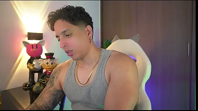 Snapshot of appolo_allen chatting on October 19, 3:40 am appolo allen online show from October 19, 3:40 am