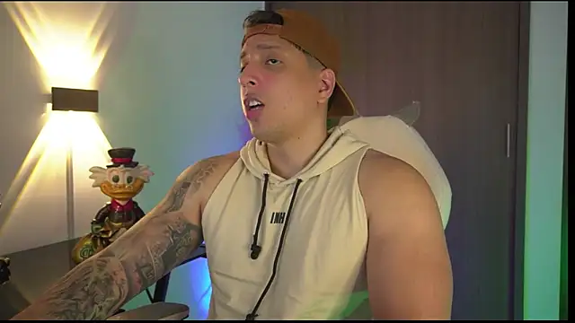 Snapshot of appolo_allen chatting on October 23, 5:18 am appolo allen online show from October 23, 5:18 am