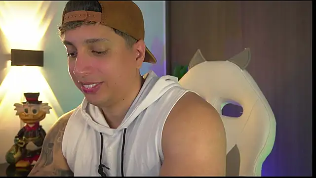 Snapshot of appolo_allen chatting on October 24, 3:14 am appolo allen online show from October 24, 3:14 am