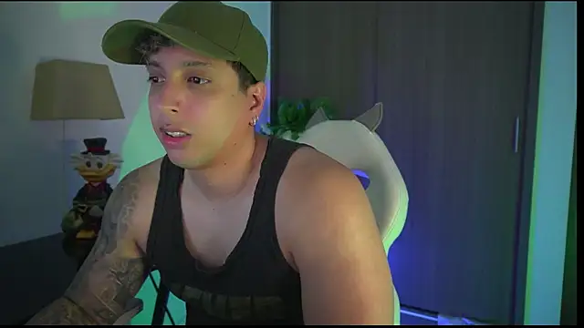 Snapshot of appolo_allen chatting on November 8, 11:36 pm appolo allen online show from November 8, 11:36 pm