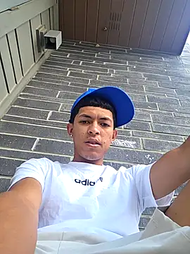 Snapshot of Yoko0381 chatting on October 3, 6:27 pm Yoko0381 online show from October 3, 6:27 pm