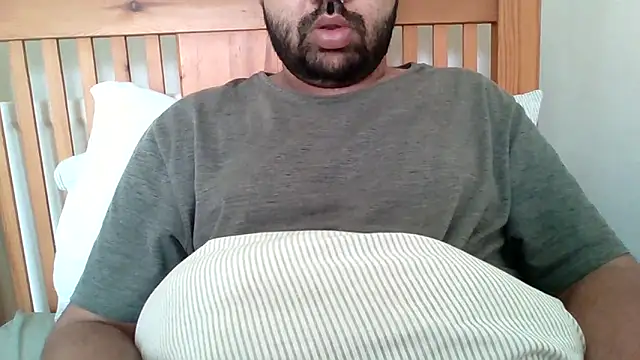 whoreboi98 online show from April 19, 9:19 am