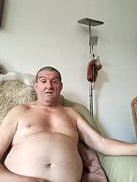 Lutzi1 online show from October 22, 2:28 pm