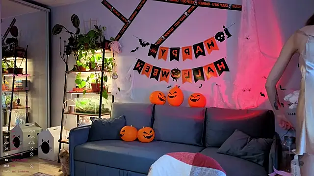 Snapshot of Your_Corvus chatting on October 31, 12:06 pm Your Corvus online show from October 31, 12:06 pm