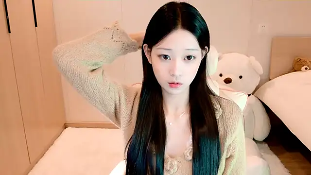 Snapshot of Xueb_J chatting on December 9, 6:23 am Xueb J online show from December 9, 6:23 am