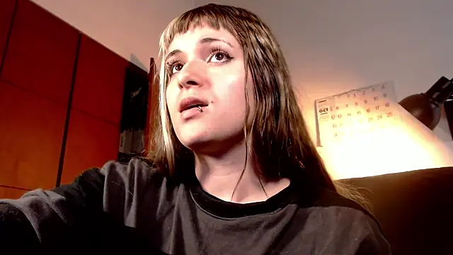 NEXT DOOR GIRL  online show from October 27, 10:03 pm