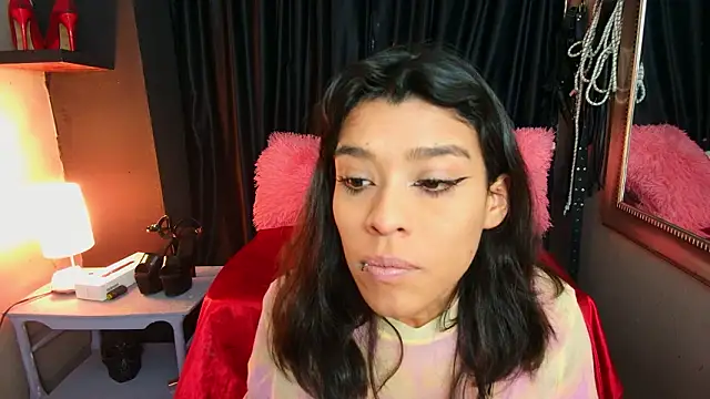 AvaLusty online show from February 7, 3:27 pm