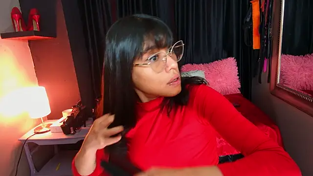 AvaLusty online show from February 22, 1:09 pm