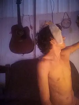 pedrodavid  online show from December 21, 11:45 pm