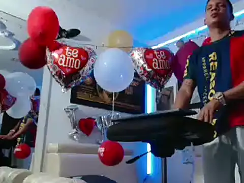 Snapshot of damiam_fiery chatting on February 13, 5:22 pm damiam fiery online show from February 13, 5:22 pm