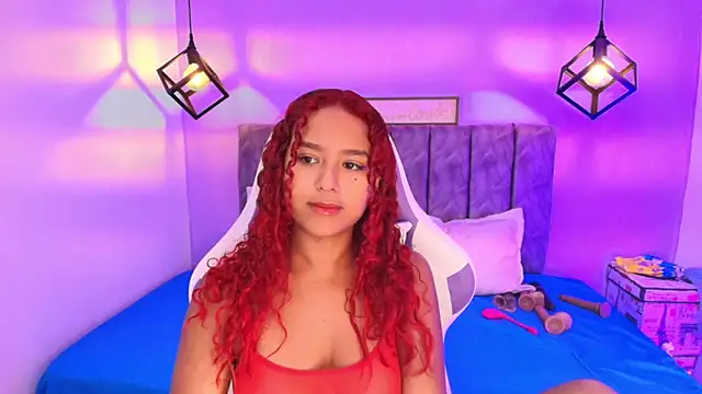 Snapshot of Sophiee_Velvet chatting on September 30, 2:55 pm Sophiee Velvet online show from September 30, 2:55 pm