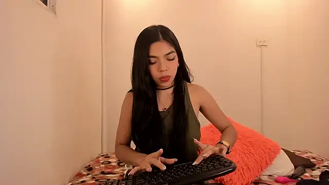 meganrossee69 online show from January 3, 3:05 am