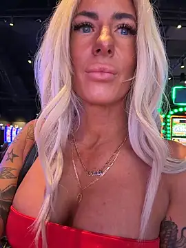 blondiluvsanal online show from April 2, 3:53 pm