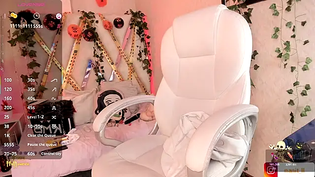 Snapshot of Punkys_ chatting on October 30, 11:11 am Punkys online show from October 30, 11:11 am