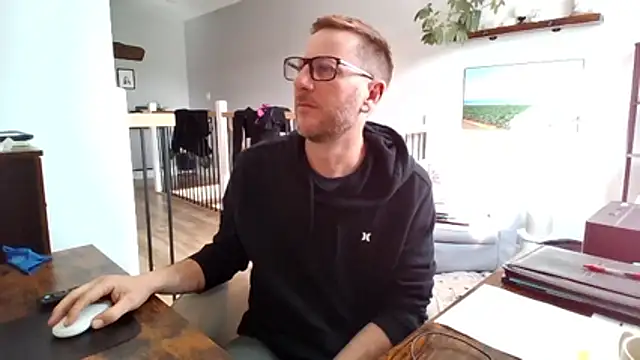 Bigdicktrav902 online show from April 14, 12:22 pm