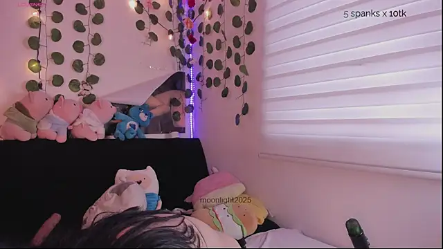 moonliiiight1 online show from December 3, 9:02 pm