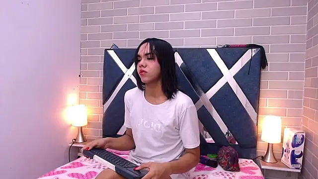 AndreaGil  online show from December 24, 12:33 pm