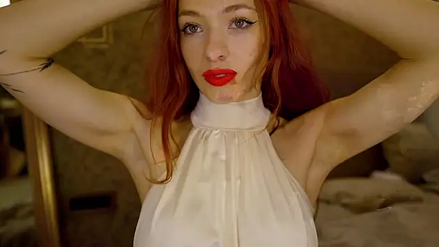 MiaRouge online show from May 15, 11:45 pm