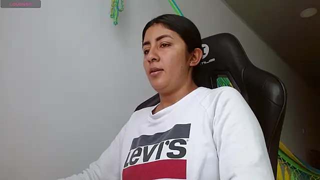 Snapshot of danna_peterson1 chatting on October 28, 6:10 pm danna peterson1 online show from October 28, 6:10 pm