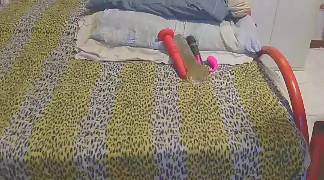 Snapshot of couplemilf2 chatting on December 1, 4:29 pm couplemilf2 online show from December 1, 4:29 pm