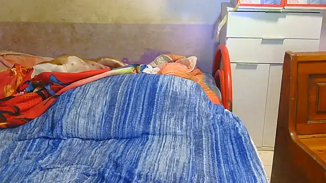 Snapshot of couplemilf2 chatting on February 7, 7:49 pm couplemilf2 online show from February 7, 7:49 pm