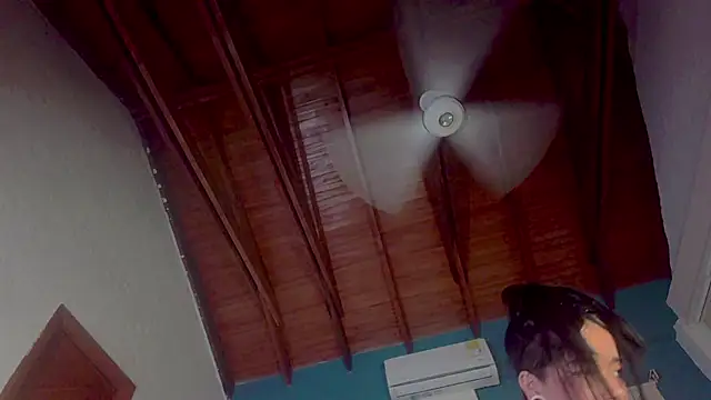 ariana-white- online show from October 9, 10:24 am