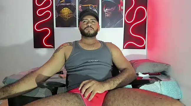 Snapshot of Hardboy_latin chatting on February 27, 2:42 am Hardboy latin online show from February 27, 2:42 am