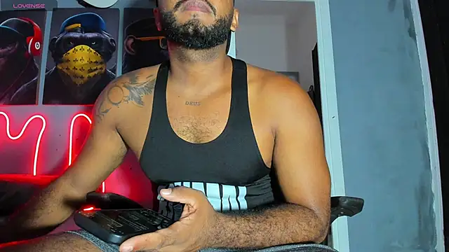 Snapshot of Hardboy_latin chatting on September 18, 2:35 am Hardboy latin online show from September 18, 2:35 am