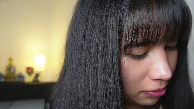 Snapshot of AlessiaVix chatting on December 31, 9:17 pm AlessiaVix online show from December 31, 9:17 pm