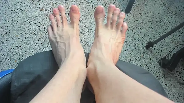 Snapshot of VladHellsing4 chatting on January 1, 10:03 pm VladHellsing4 online show from January 1, 10:03 pm