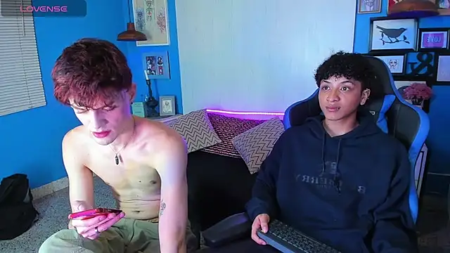 Snapshot of VladHellsing4 chatting on January 31, 2:17 pm VladHellsing4 online show from January 31, 2:17 pm