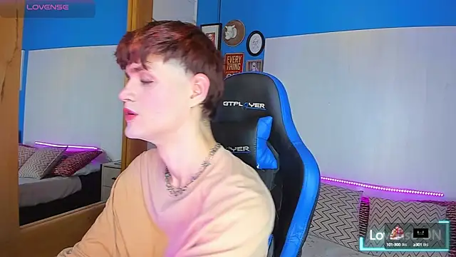 Snapshot of VladHellsing4 chatting on February 7, 2:37 pm VladHellsing4 online show from February 7, 2:37 pm