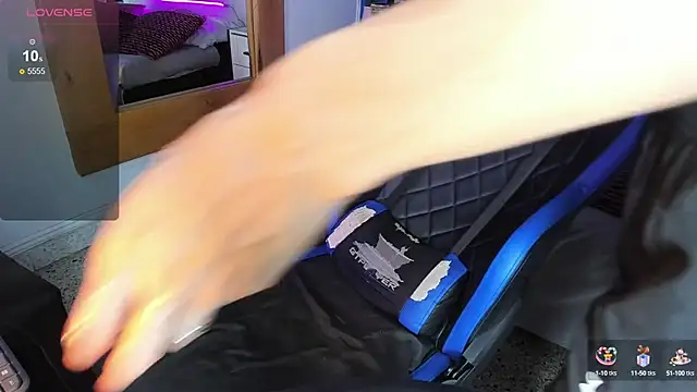 Snapshot of VladHellsing4 chatting on February 9, 10:11 pm VladHellsing4 online show from February 9, 10:11 pm