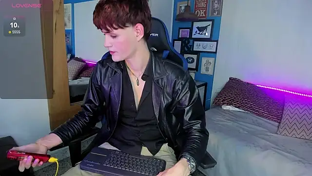 Snapshot of VladHellsing4 chatting on February 12, 2:32 pm VladHellsing4 online show from February 12, 2:32 pm