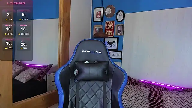 Snapshot of VladHellsing4 chatting on February 20, 2:46 pm VladHellsing4 online show from February 20, 2:46 pm