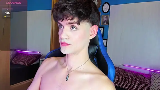 Snapshot of VladHellsing4 chatting on February 21, 2:48 pm VladHellsing4 online show from February 21, 2:48 pm