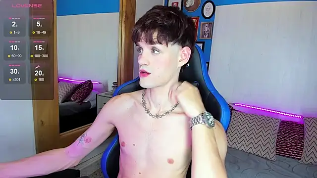 Snapshot of VladHellsing4 chatting on March 4, 2:10 pm VladHellsing4 online show from March 4, 2:10 pm