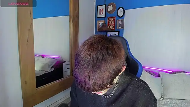 Snapshot of VladHellsing4 chatting on March 21, 1:56 pm VladHellsing4 online show from March 21, 1:56 pm