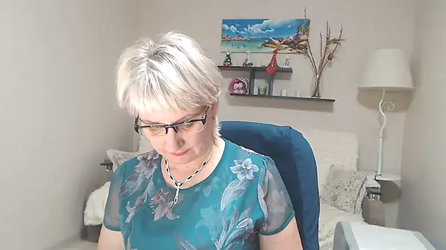 FleurMays online show from December 4, 8:56 am
