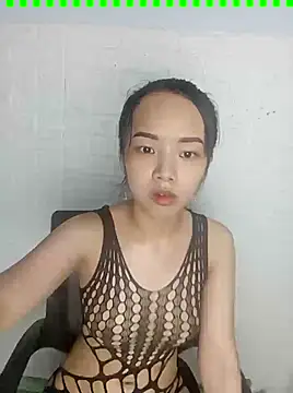 Snapshot of Baby2903 chatting on February 12, 6:29 am Baby2903 online show from February 12, 6:29 am