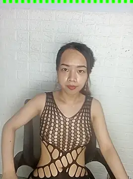 Snapshot of Baby2903 chatting on February 14, 7:33 pm Baby2903 online show from February 14, 7:33 pm