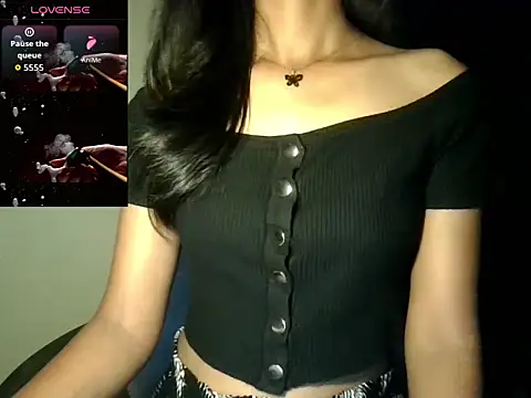 Snapshot of glowybekwa chatting on March 4, 6:36 pm glowybekwa online show from March 4, 6:36 pm