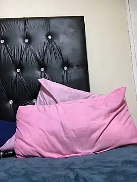 Snapshot of SexyAngeliqua chatting on February 19, 6:10 pm SexyAngeliqua online show from February 19, 6:10 pm