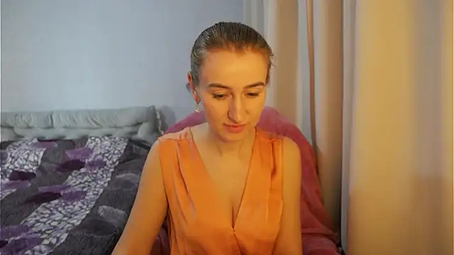 Snapshot of Sophiloren chatting on March 7, 11:29 am Sophiloren online show from March 7, 11:29 am