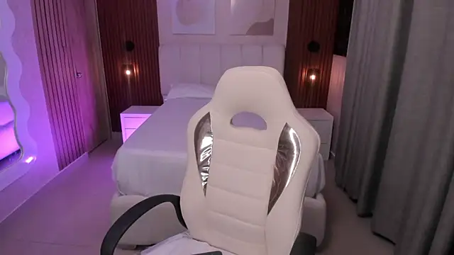 Leah Sweetie online show from November 4, 10:14 am