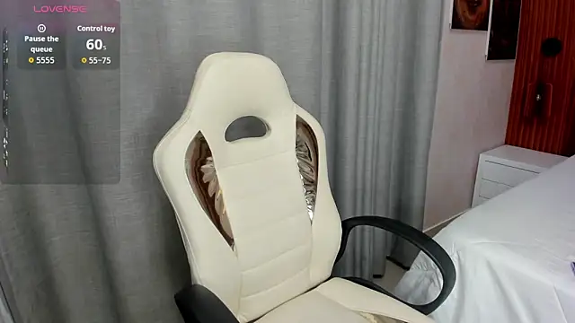 Leah Sweetie online show from November 13, 10:14 am