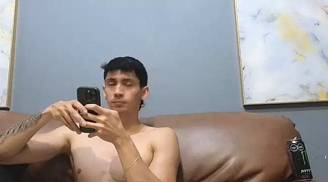 OliverBennet online show from December 7, 1:58 am