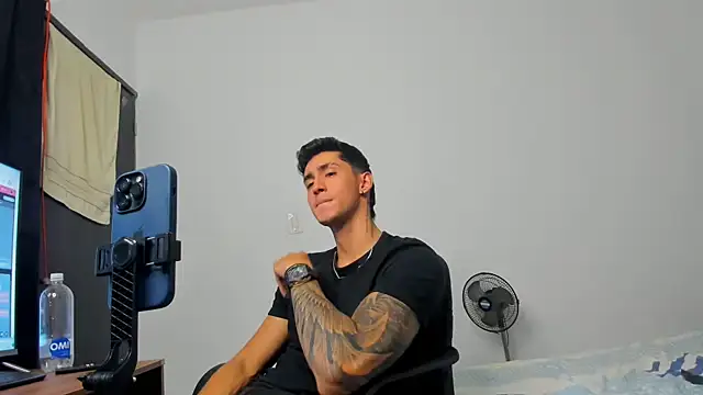 OliverBennet online show from January 8, 1:53 am